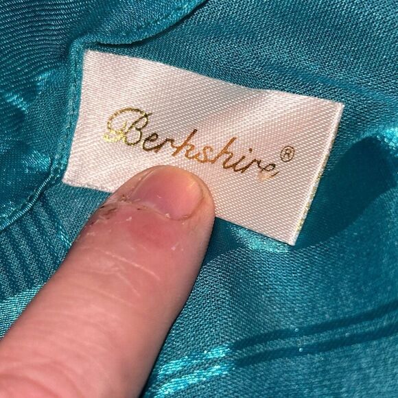 Vintage Berkshire Emerald Green Square Scarf 29 Inch - Picture 5 of 5